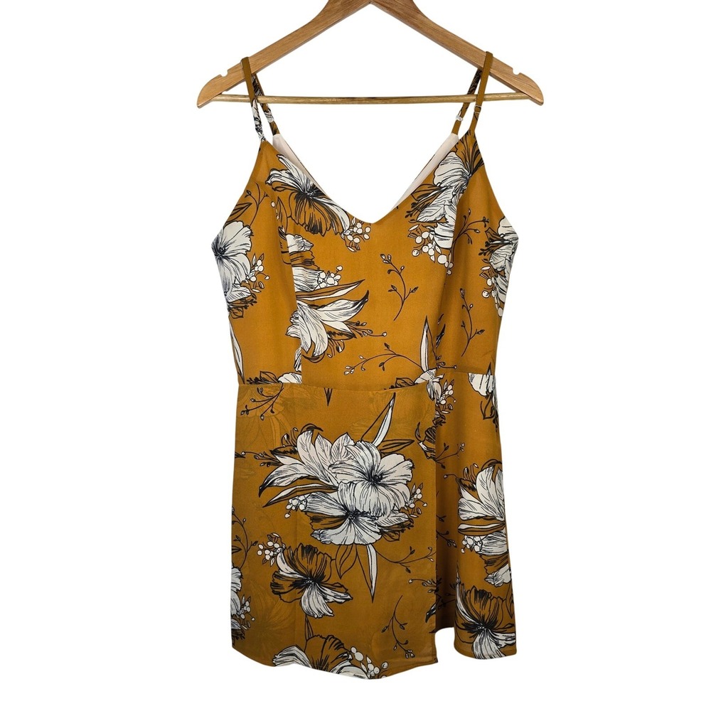 Plumberry‎ Romper Size L Mustard Floral Sleeveless V Neck Casual Cute Outfit